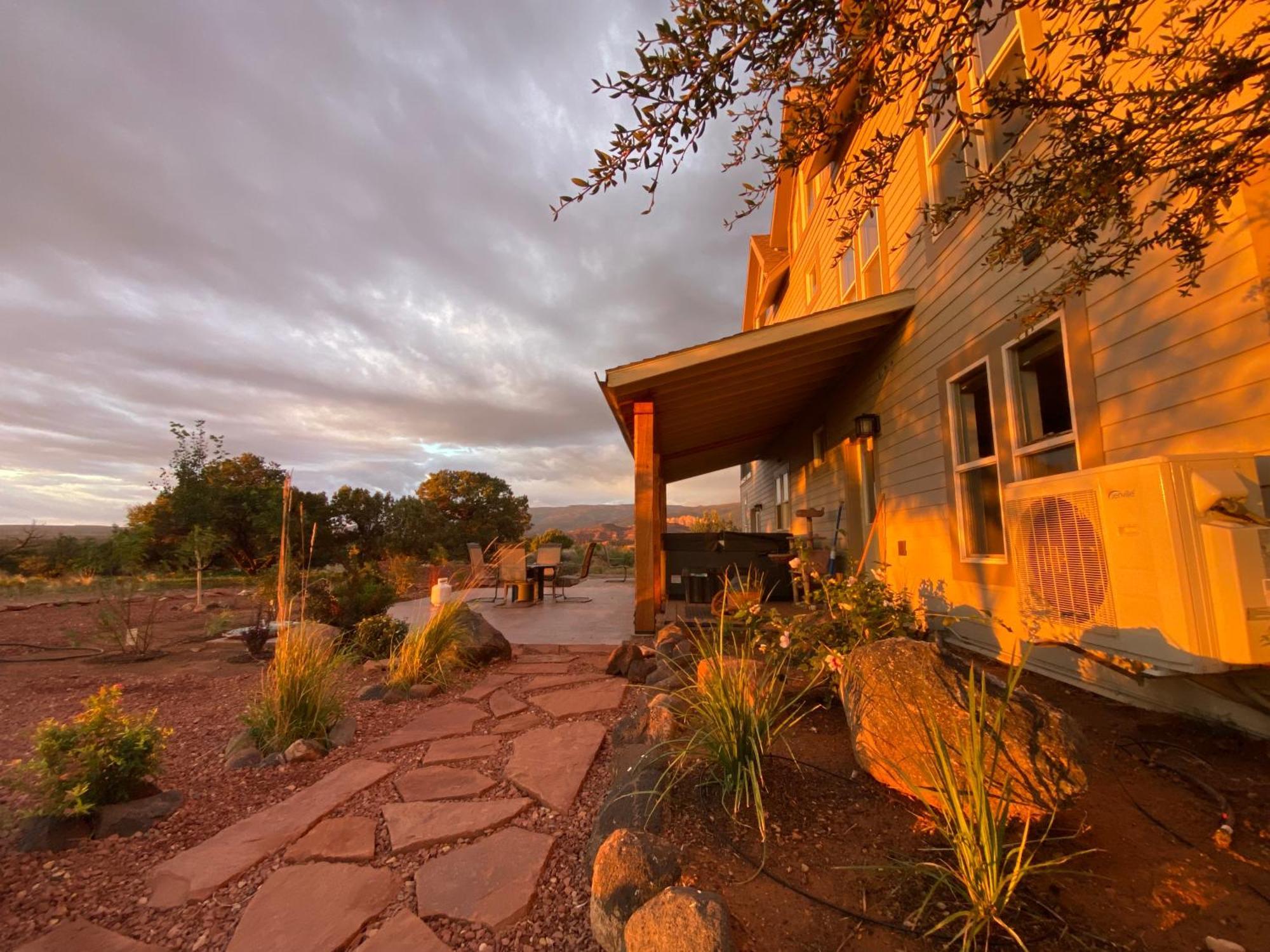 Skyridge Inn Torrey Kültér fotó